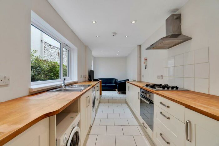 4 Bedroom Terraced House To Rent In Elizabeth Place, Plymouth, Devon, PL4