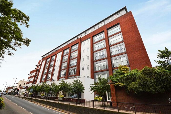 2 Bedroom Flat To Rent In Manor Road, Wallington, Surrey, SM6