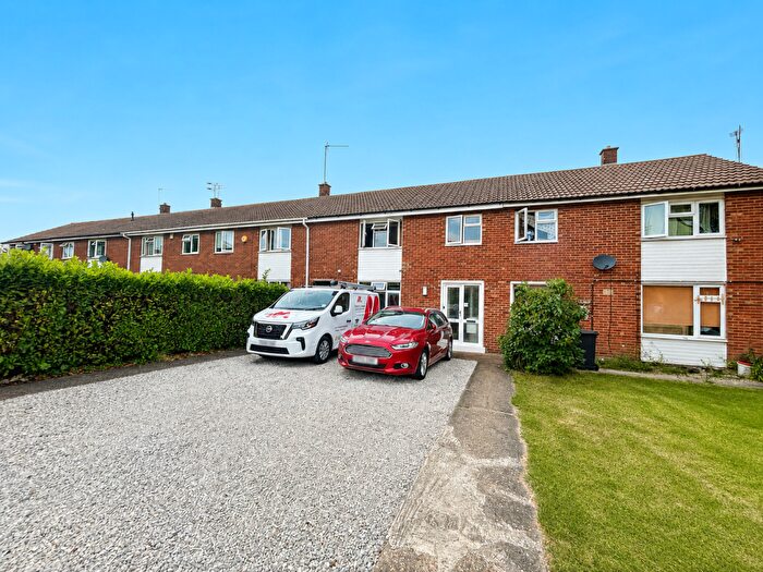 4 Bedroom Terraced House For Sale In Grove Road, Houghton Regis, LU5