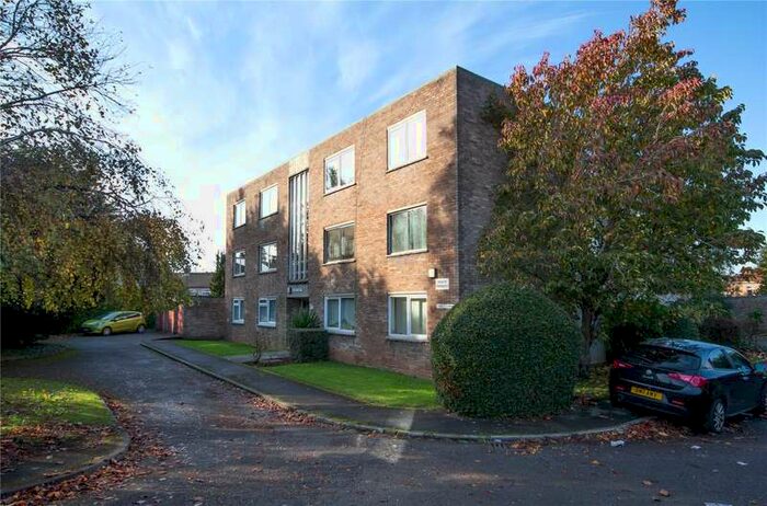 2 Bedroom Flat For Sale In Avon Court, Lawn Road, Fishponds BS16