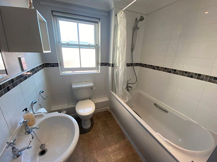 2 Bedroom End Terrace House To Rent In Shoreside, Shaldon, TQ14