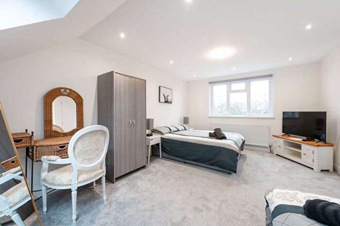 5 Bedroom Semi-Detached House To Rent In Monks Park, Wembley, HA9