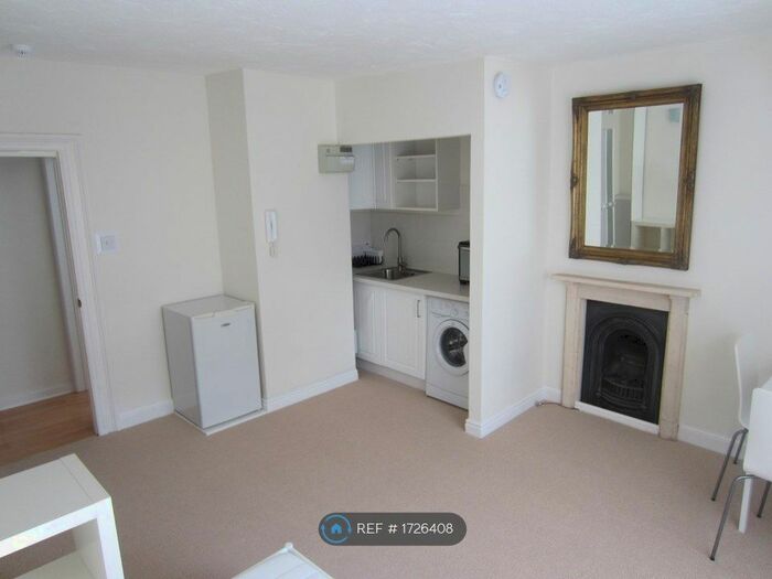 Studio To Rent In Wetherell Place, Bristol, BS8