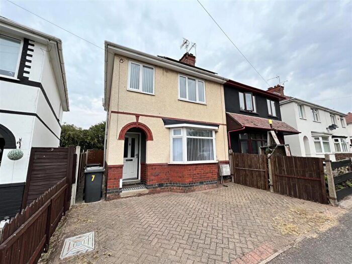 3 Bedroom Semi-Detached House To Rent In Hollystitches Road, Nuneaton, CV10