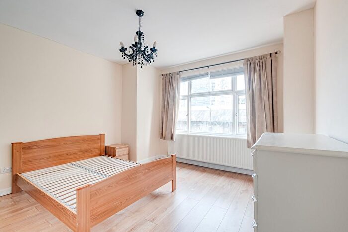 2 Bedroom Flat To Rent In Brondesbury Villas, Queen's Park, London, NW6