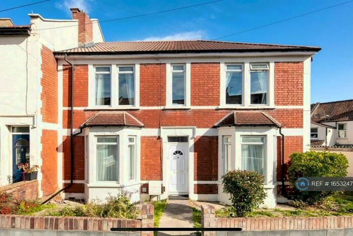 7 Bedroom End Of Terrace House To Rent In Pitt Road, Bristol, BS7