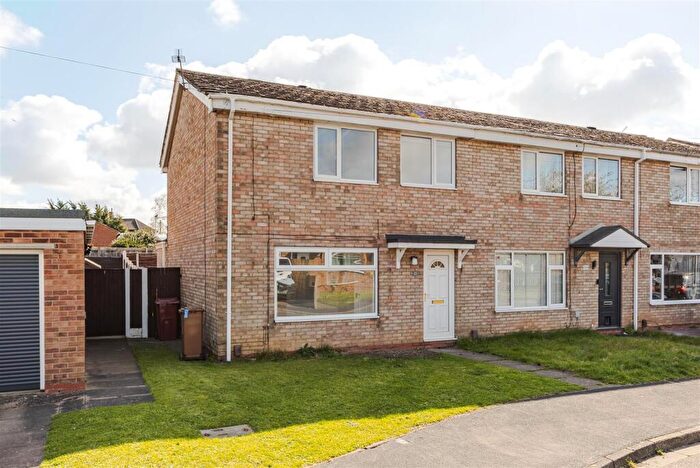 3 Bedroom End Of Terrace House For Sale In Hilton Avenue, Scunthorpe, DN15