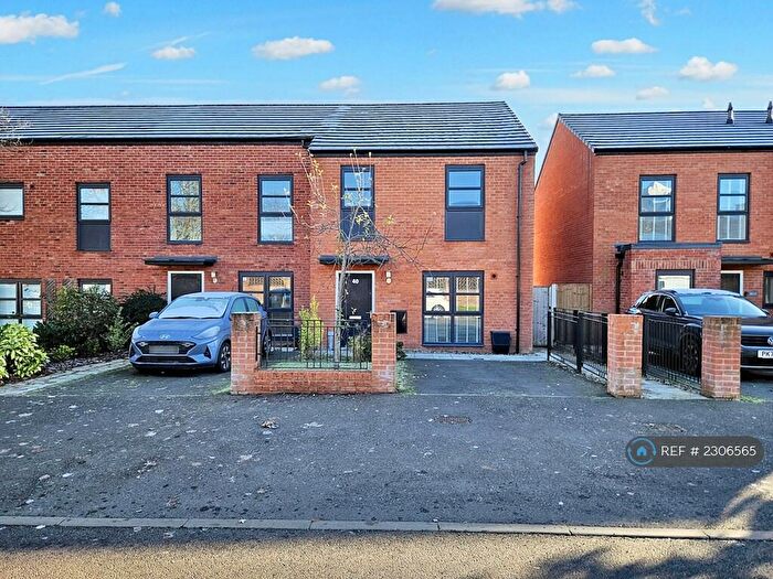 3 Bedroom End Of Terrace House To Rent In Mellor Street, Manchester, M40