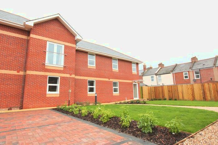 2 Bedroom Flat To Rent In Manor Road, St. Thomas, Exeter, EX4