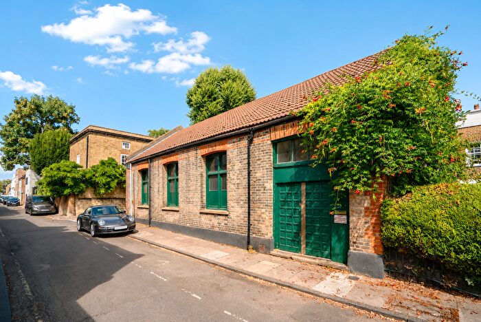 2 Bedroom Property For Sale In Orleans Road, St Margarets, Twickenham, TW1