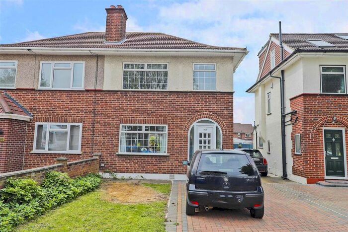 3 Bedroom Semi-Detached House To Rent In Kingshill Avenue, Northolt, UB5