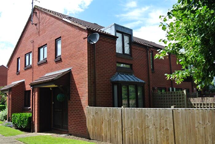 1 Bedroom End Of Terrace House To Rent In Spring Pool, Warwick, CV34