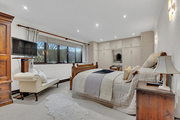 3 Bedroom Detached House For Sale In Moorhouse Lane, Rotherham, S60