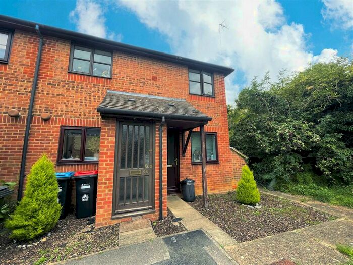 2 Bedroom Maisonette To Rent In Pennycress Way, Newport Pagnell, MK16