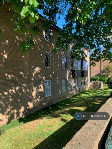 2 Bedroom Flat To Rent In Upton Court, London, SE22