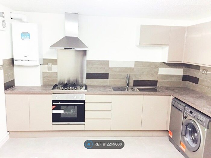 4 Bedroom Terraced House To Rent In Gadd Street, Nottingham, NG7