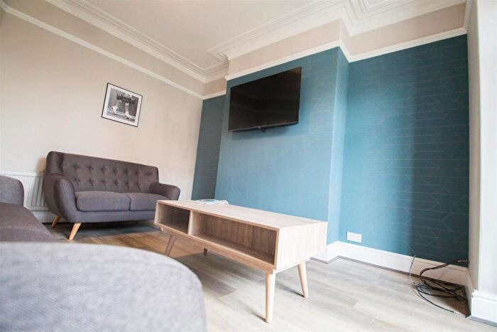 5 Bedroom Terraced House To Rent In Stanmore Road, Burley, Leeds, LS4