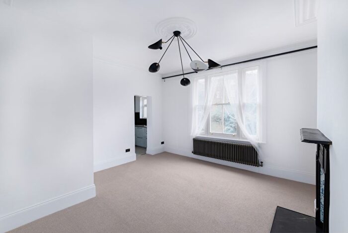 2 Bedroom Flat To Rent In Blackheath Grove, London, SE3