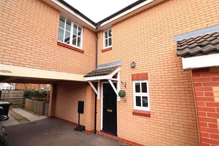 3 Bedroom House To Rent In Betony Walk, Rushden, NN10