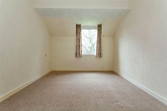 2 Bedroom Flat For Sale In Grange Road, Solihull, West Midlands, B91