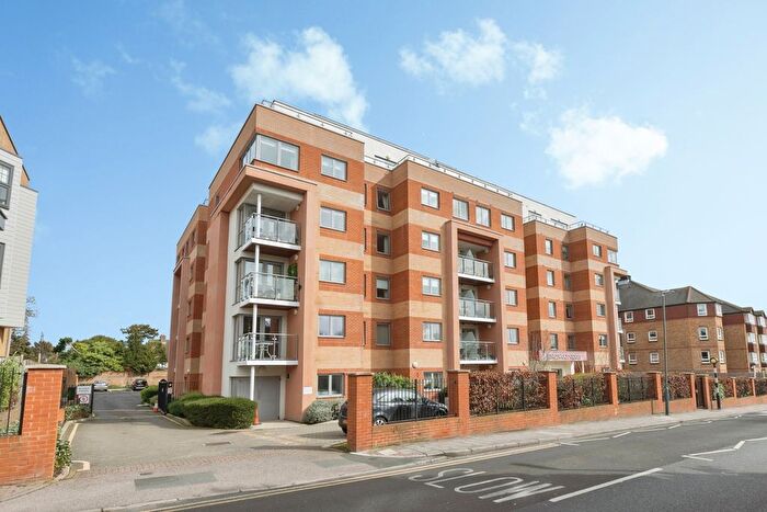 2 Bedroom Flat For Sale In Sidcup Hill, Sidcup, DA14