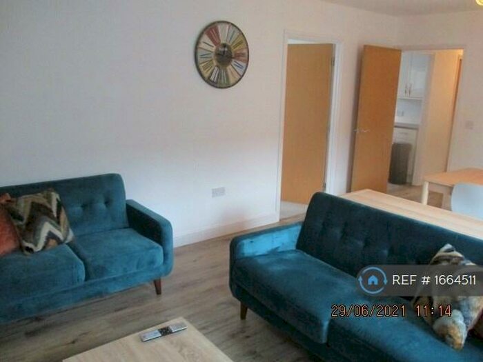 3 Bedroom Flat To Rent In Bingley Court, Canterbury, CT1