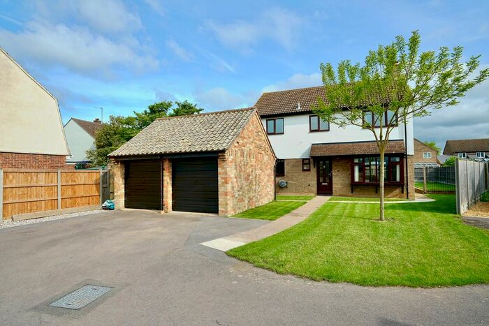 4 Bedroom Detached House For Sale In High Street, Needingworth, Huntingdon, PE27
