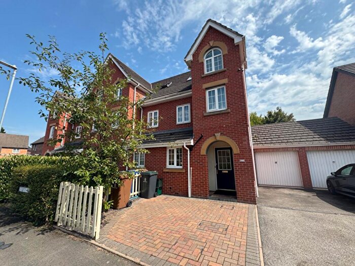 3 Bedroom Town House To Rent In Steeple Way, Stoke-on-Trent, ST4