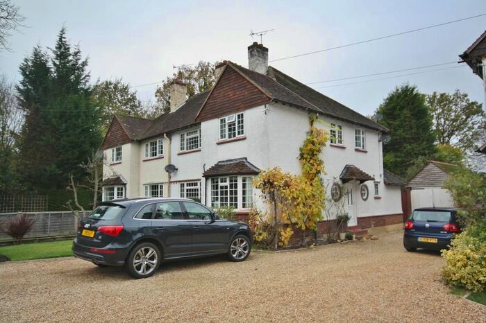 4 Bedroom Detached House To Rent In Field Way, Ripley, Surrey, GU23