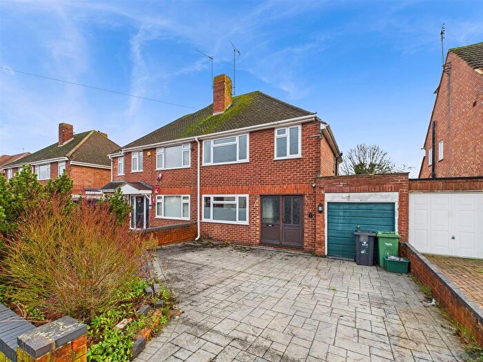 3 Bedroom Semi Detached House For Sale In Lynton Road, Gloucester, GL3