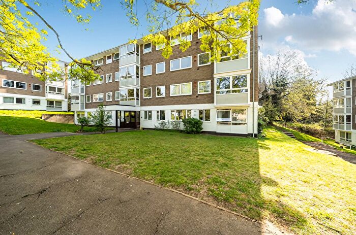 2 Bedroom Flat For Sale In Southfield Park, Oxford, Oxfordshire, OX4
