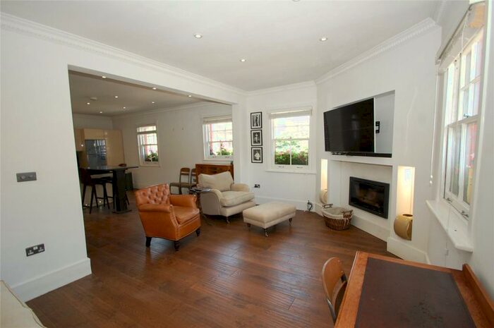 2 Bedroom Apartment To Rent In The Crown, High Street, Chalfont St. Giles, Buckinghamshire, HP8