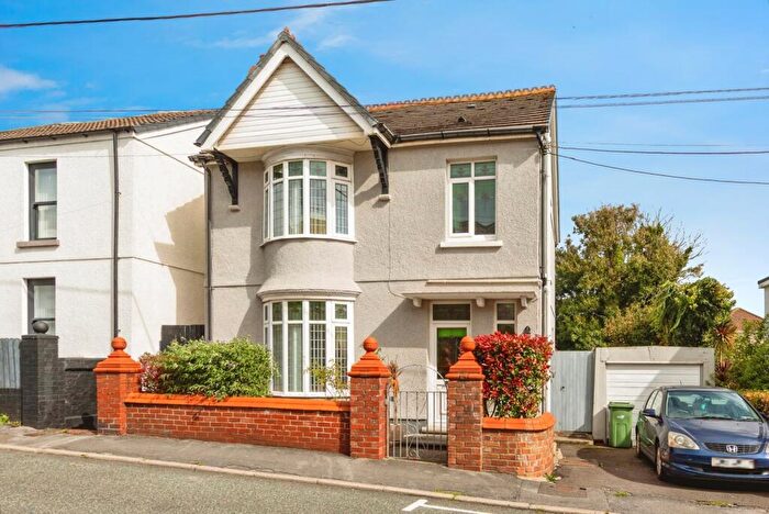 3 Bedroom Detached House For Sale In Stepney Road, Burry Port, Carmarthenshire, SA16