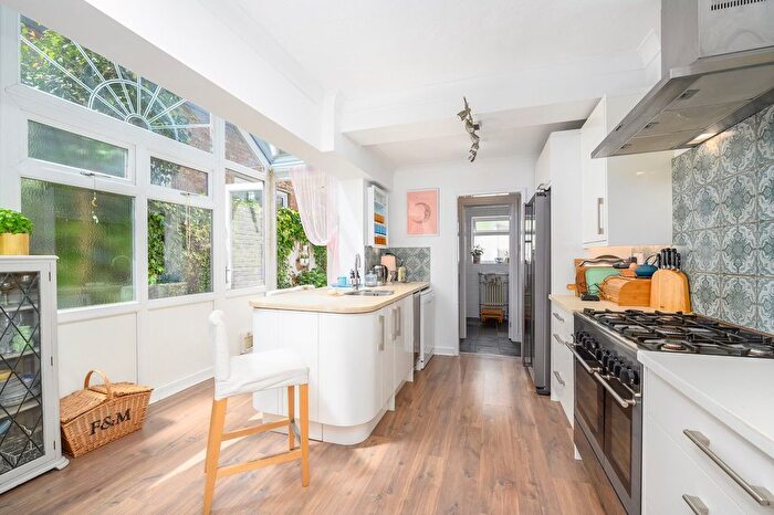 4 Bedroom Semi-Detached House For Sale In Kingsbridge Road, Walton-On-Thames, KT12