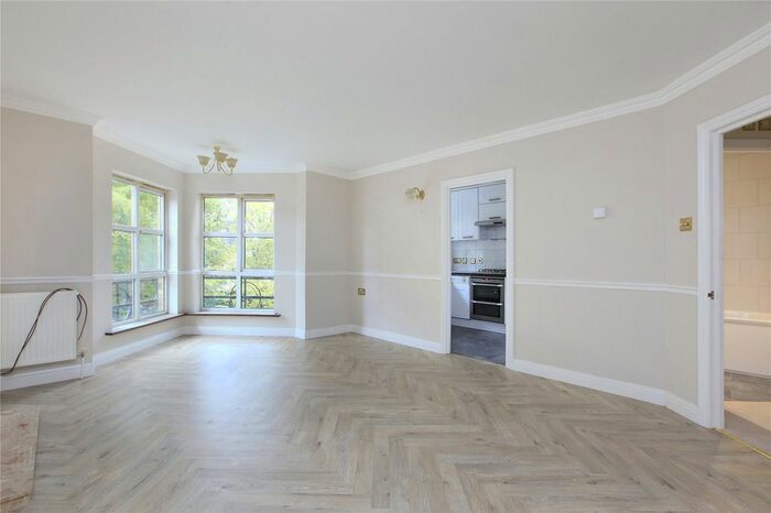2 Bedroom Flat To Rent In Milton Court, Chesterton Close, SW18