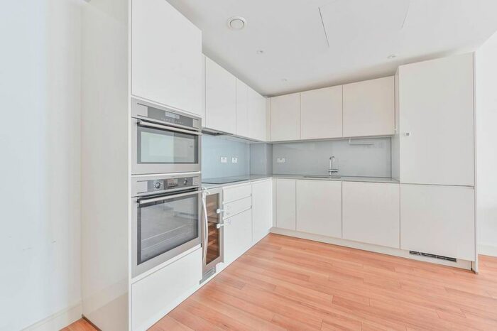 2 Bedroom Flat To Rent In Wandsworth Road, London, Nine Elms, London, SW8