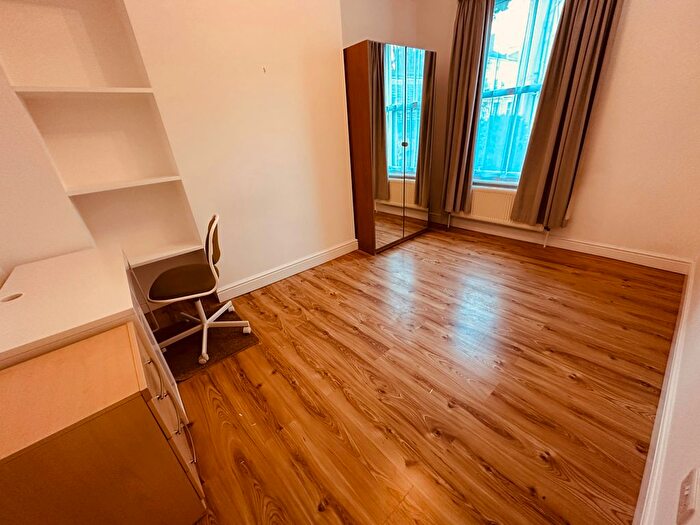 4 Bedroom Maisonette To Rent In St. John's Way, London, N19