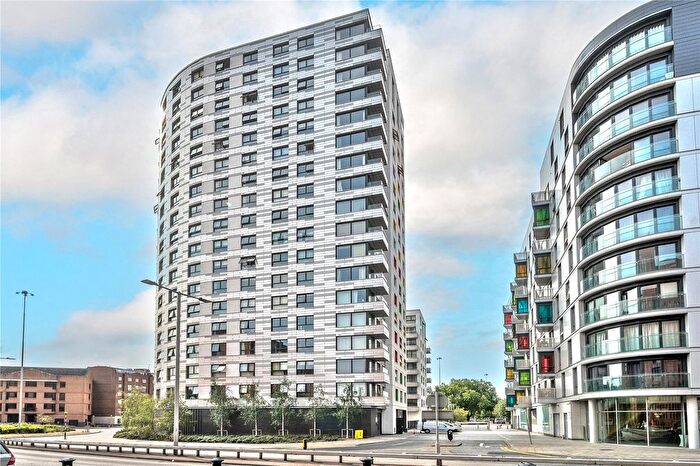 2 Bedroom Flat For Sale In Hewitt, Alfred Street, Reading, Berkshire, RG1