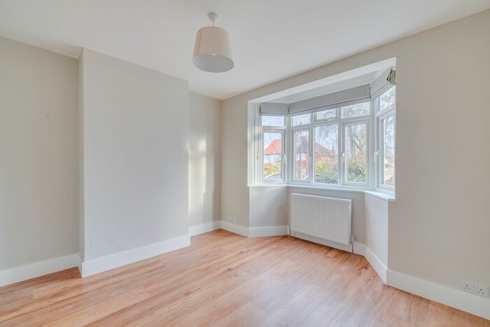 3 Bedroom Semi-Detached House To Rent In Pine Ridge, Carshalton, SM5