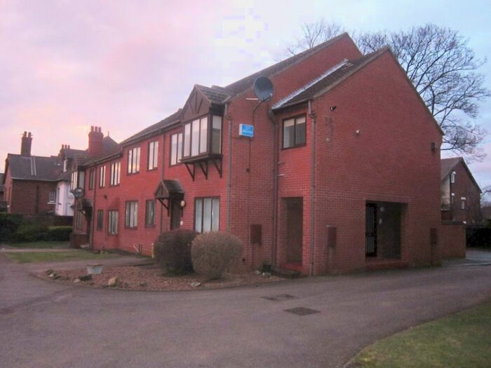 2 Bedroom Flat To Rent In Axholme Court, Doncaster DN2