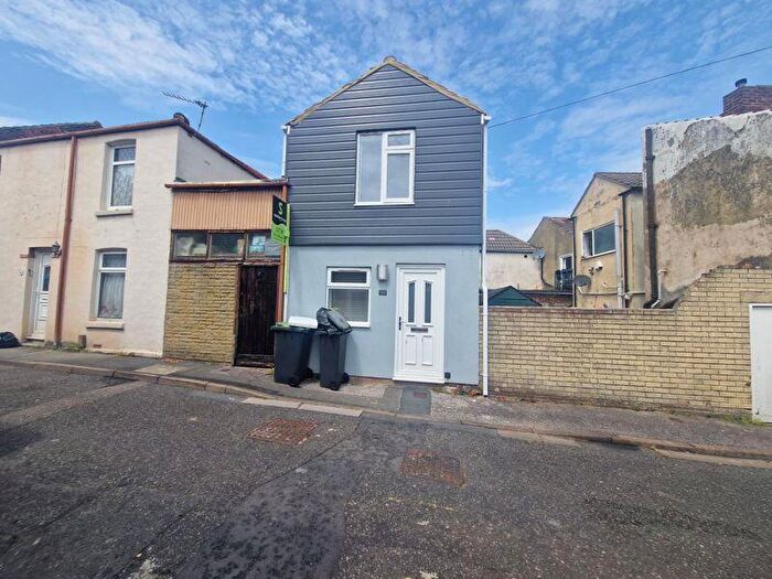2 Bedroom Terraced House To Rent In Alexandra Street, Gosport, PO12
