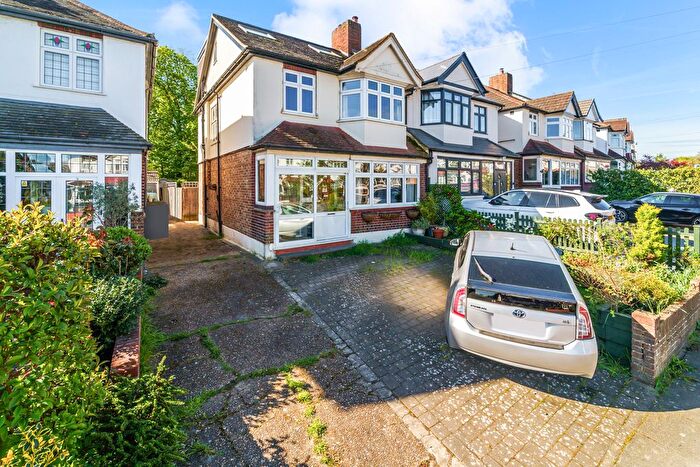 5 Bedroom Semi Detached House For Sale In Hillcross Avenue, Morden, SM4