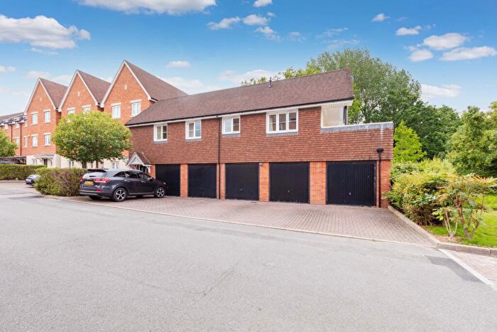 2 Bedroom Coach House For Sale In Foxherne, Langley, SL3