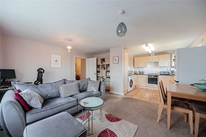2 Bedroom Flat For Sale In Sidi Court, Milton Road, London, N15