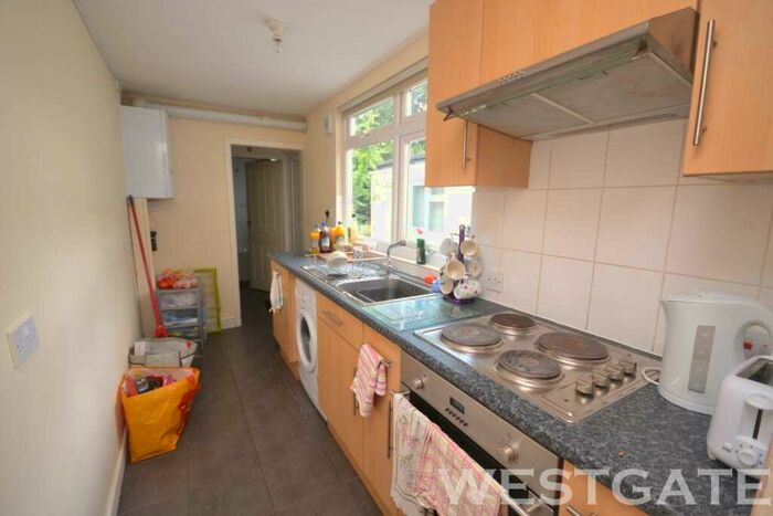 3 Bedroom Terraced House To Rent In Blenheim Gardens, Reading, RG1