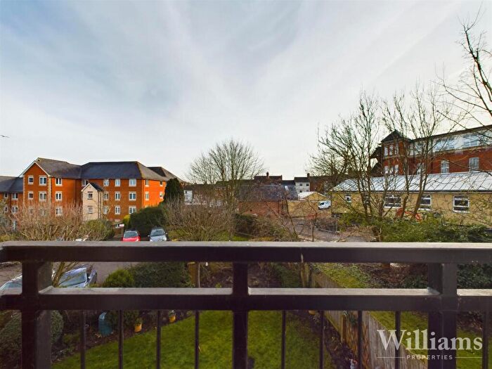 1 Bedroom Retirement Property For Sale In Willow Road, Aylesbury, HP19