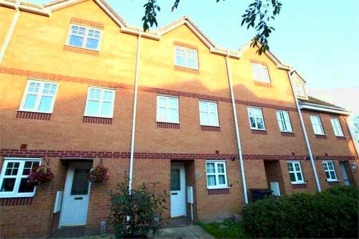4 Bedroom Terraced House To Rent In Aster Walk, Nuneaton, Warwickshire, CV10