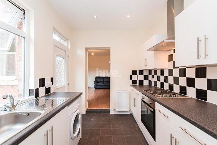 2 Bedroom Flat To Rent In Biddlestone Road, Heaton, Newcastle Upon Tyne, NE6