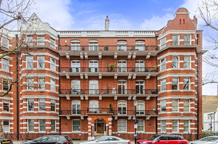 2 Bedroom Flat For Sale In Trebovir Road, Earls Court, London, SW5