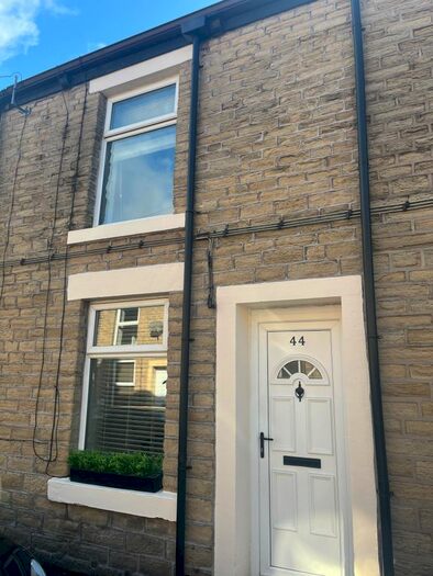 2 Bedroom Terraced House To Rent In Queen Street, Glossop, SK13
